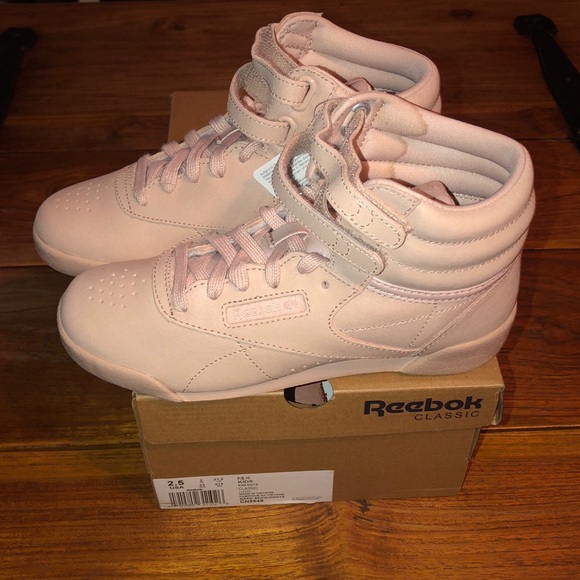 reebok freestyle hi beige
